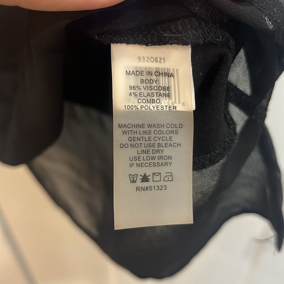 Vince Camuto short sleeve sheer black shirt - Picture 8 of 8